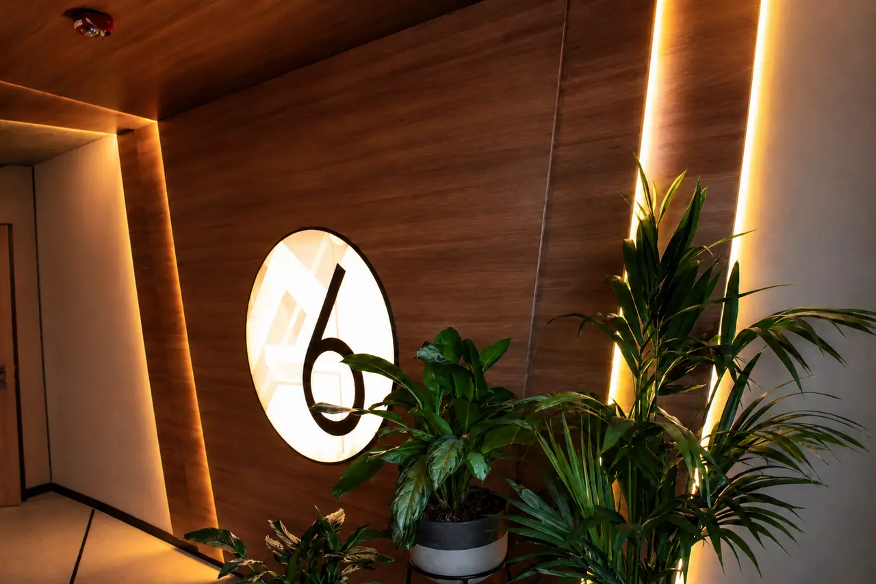 NOVOTEL. Лифтовый холл 2